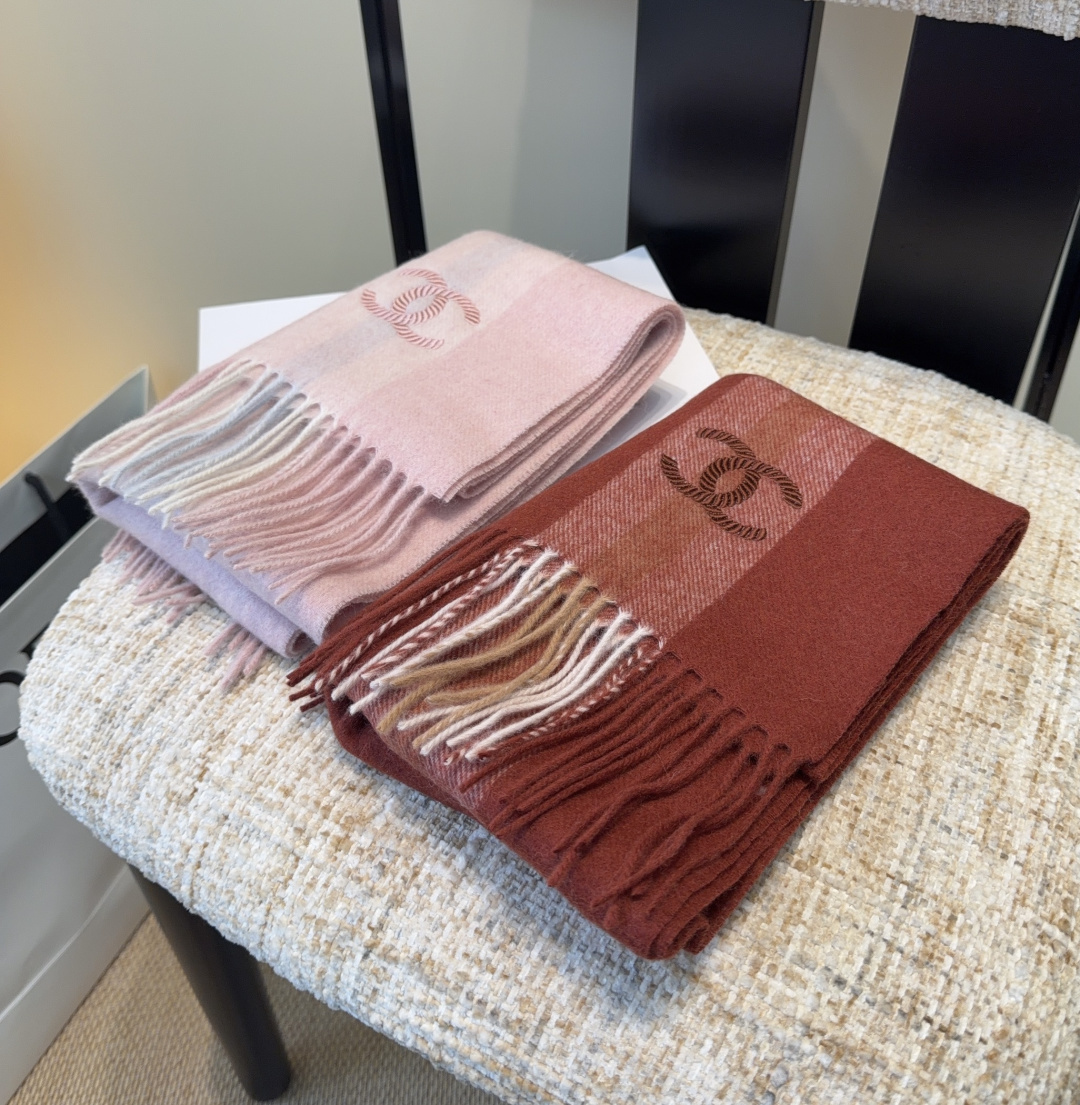 【▪Chanel · 香奈儿难得一见的温柔配色，超级迷恋❗️气质低调恬静又不失优雅❗️】重点推荐❗️高级