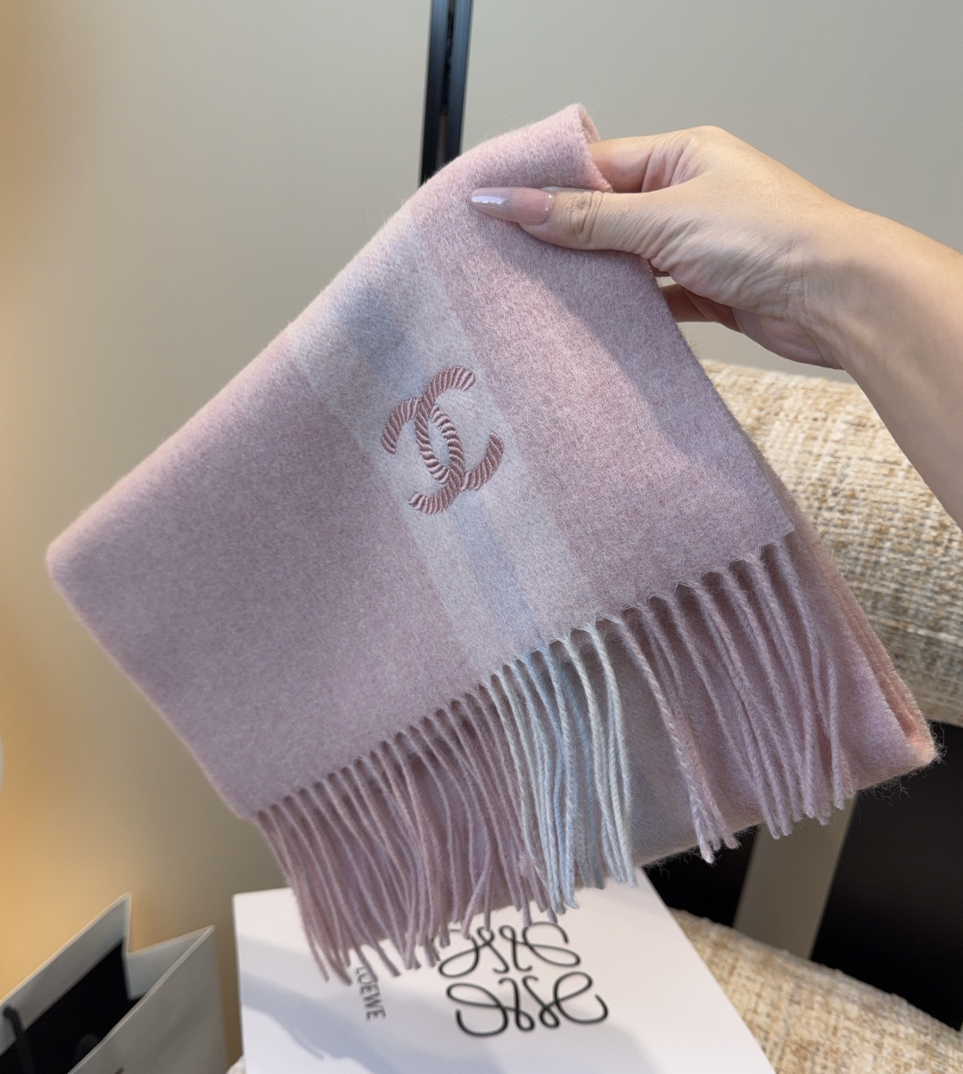 【▪Chanel · 香奈儿难得一见的温柔配色，超级迷恋❗️气质低调恬静又不失优雅❗️】重点推荐❗️高级