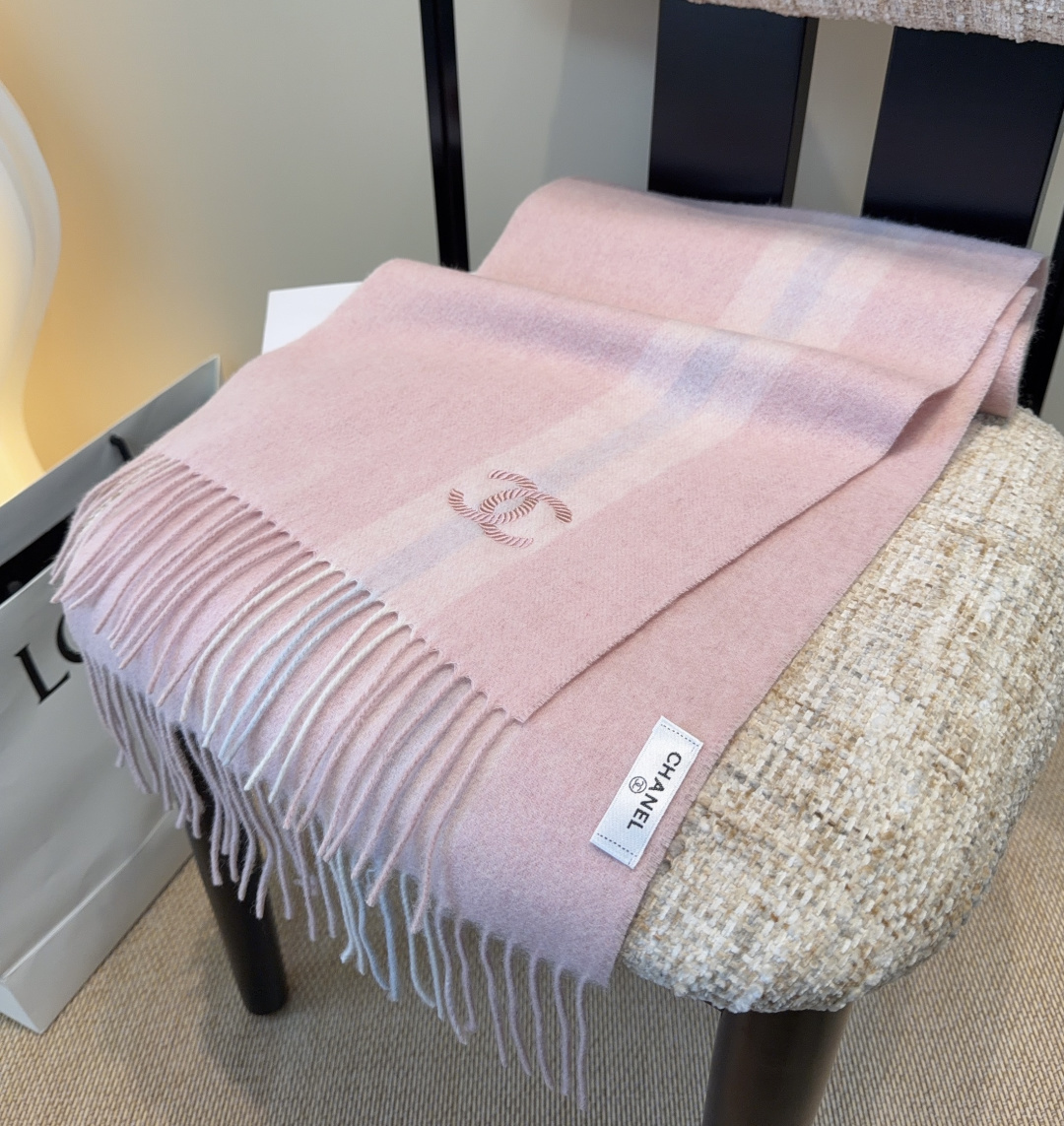 【▪Chanel · 香奈儿难得一见的温柔配色，超级迷恋❗️气质低调恬静又不失优雅❗️】重点推荐❗️高级