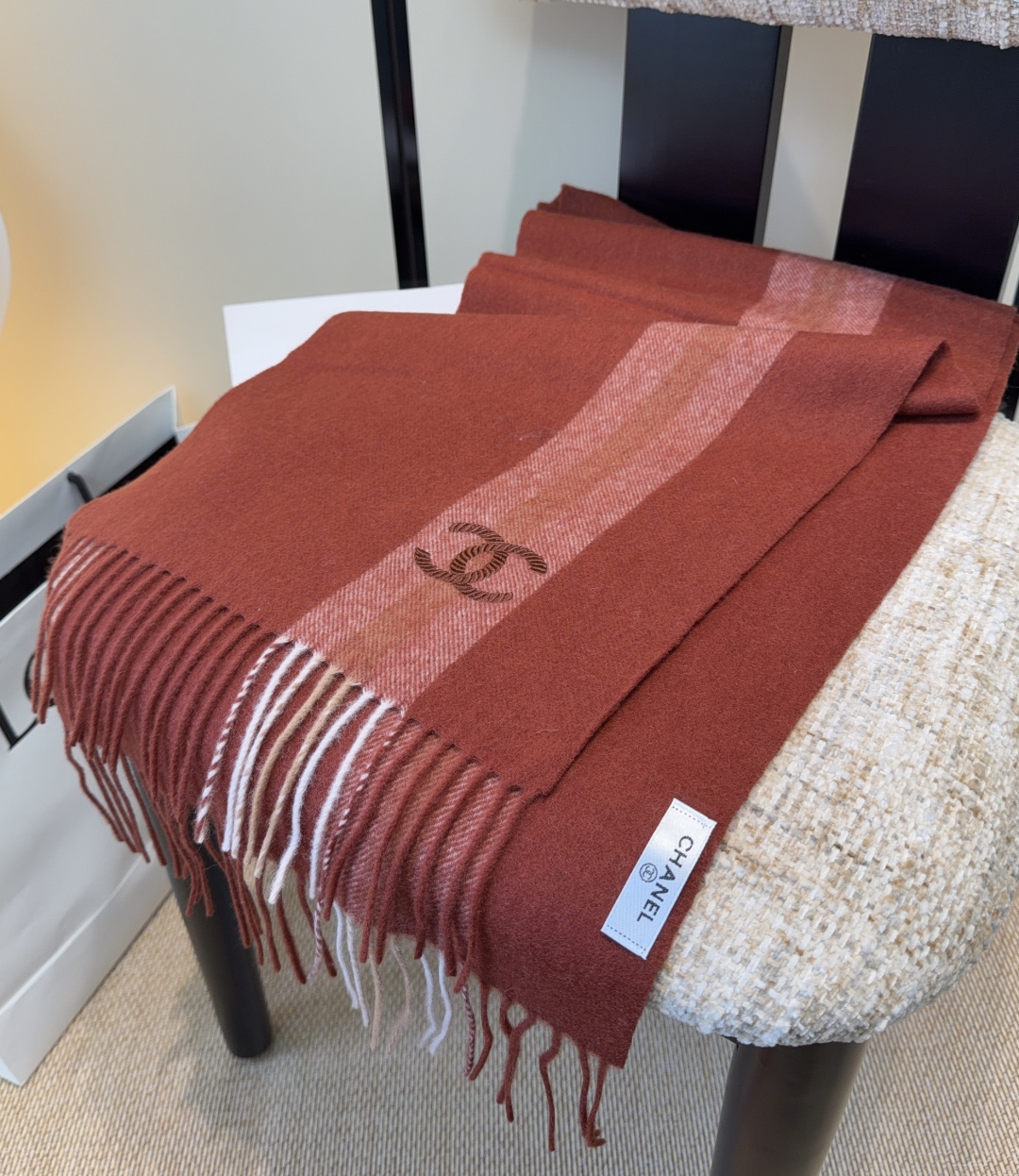 【▪Chanel · 香奈儿难得一见的温柔配色，超级迷恋❗️气质低调恬静又不失优雅❗️】重点推荐❗️高级