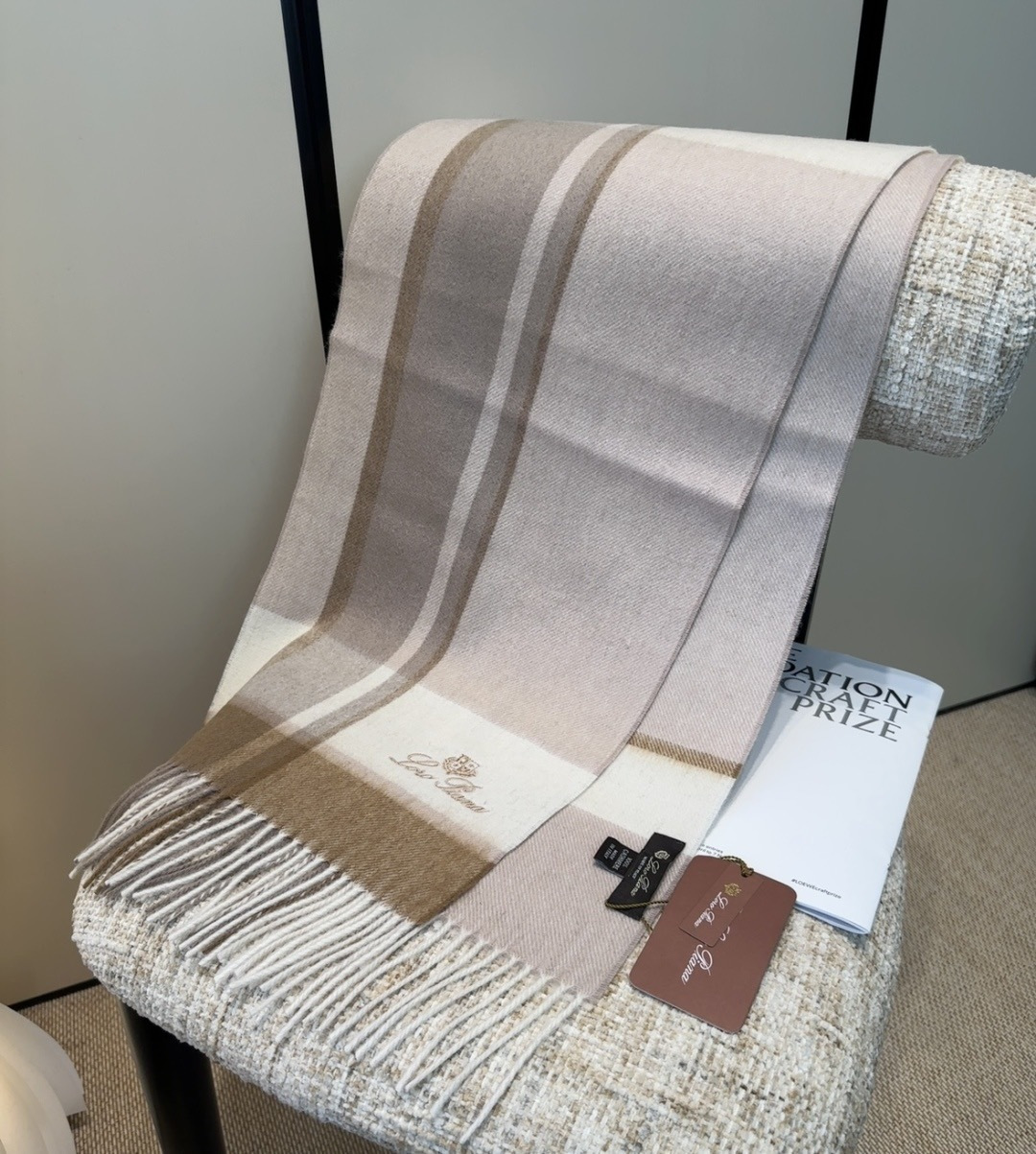 🆕Loro Piana · 【贸易公司尾单，极品山羊绒围巾披肩】送人自留都太高大上了😍重磅上新，爆款爆款