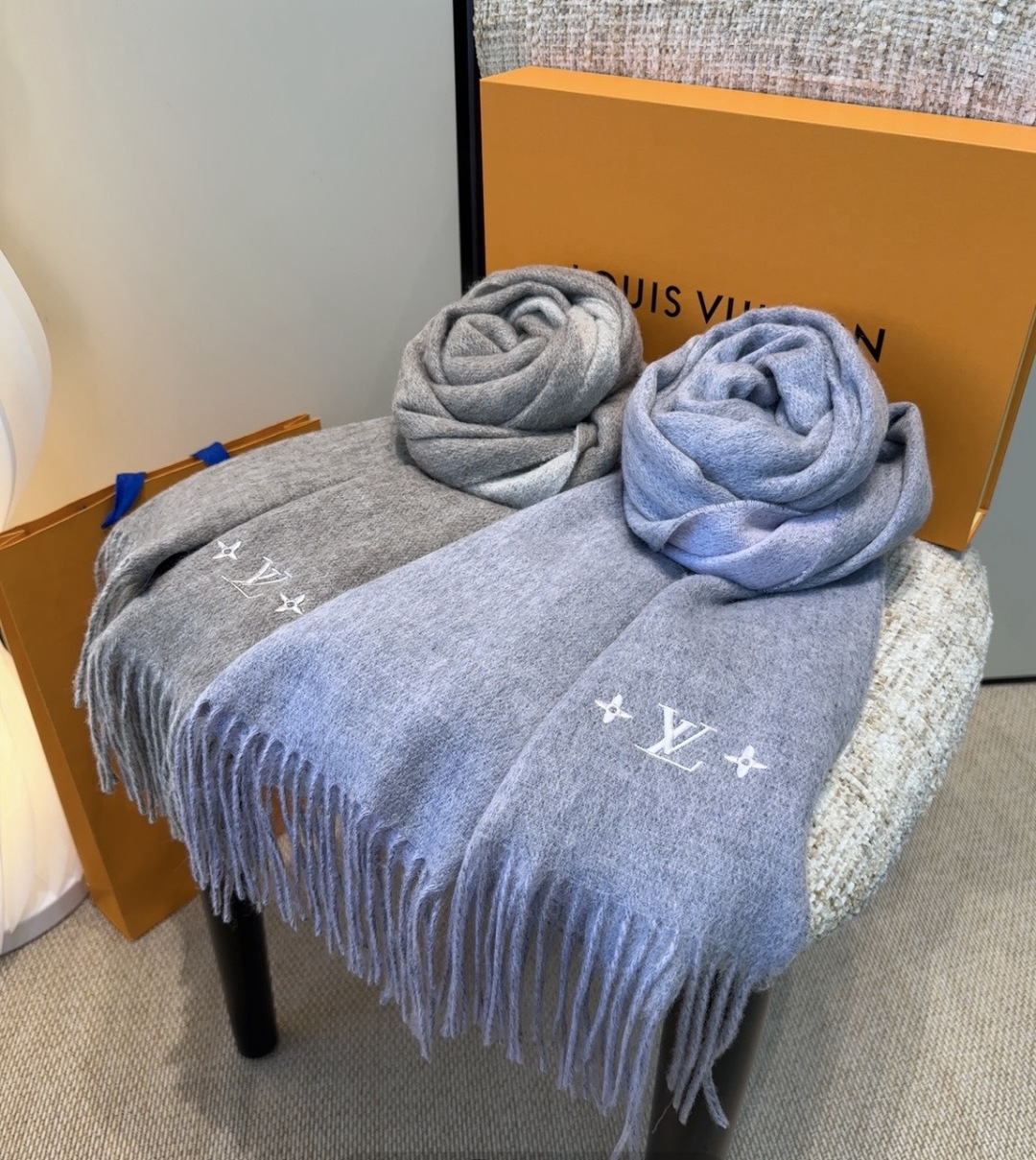 Lv围巾❗️好看的要疯掉了，太有型太有魅力了❗️❗️非常斯文时尚的秋冬单品！真的很喜欢，非常Classi