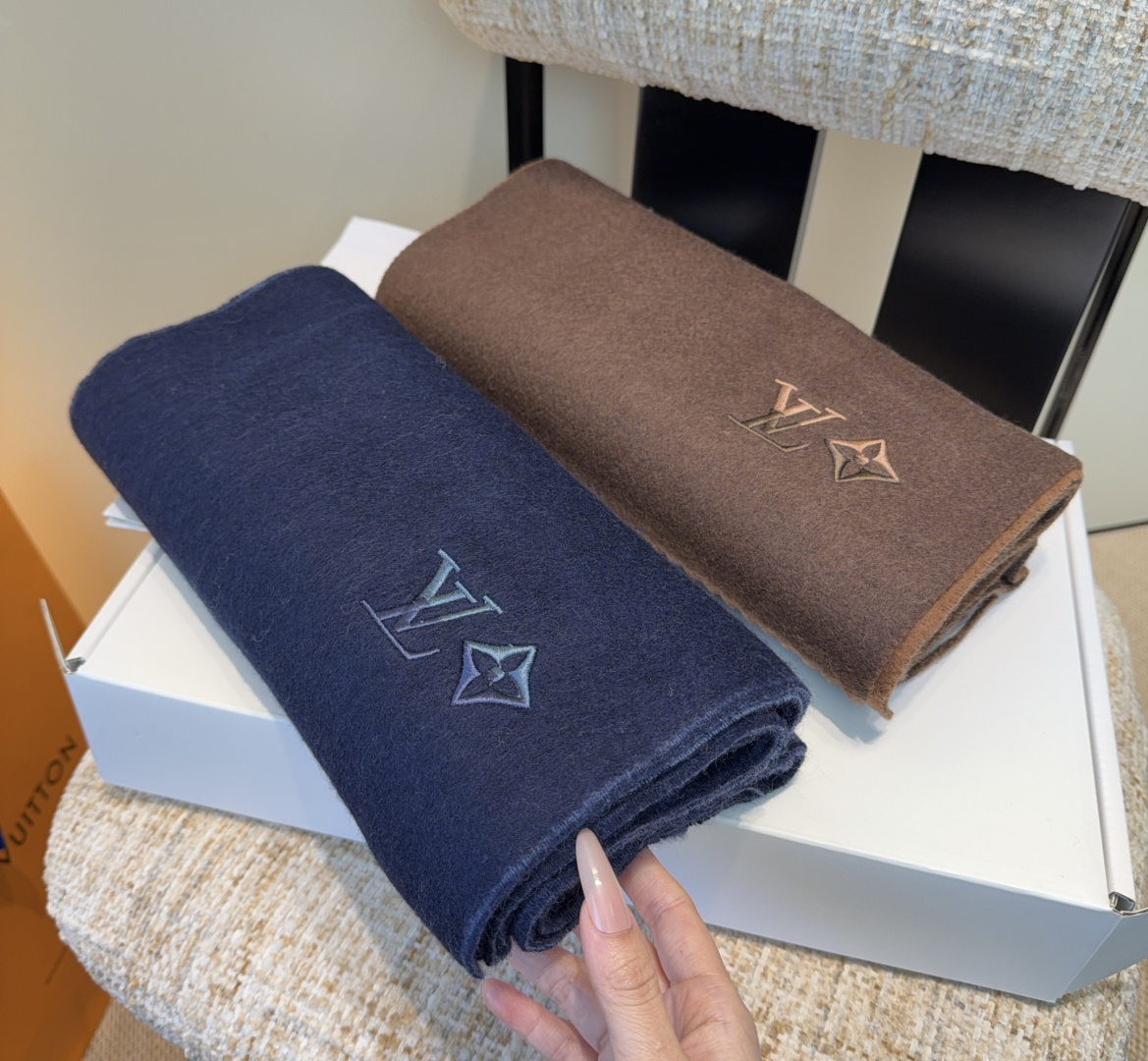 Lv围巾❗️好看的要疯掉了，太有型太有魅力了❗️❗️非常斯文时尚的秋冬单品！真的很喜欢，非常Classi