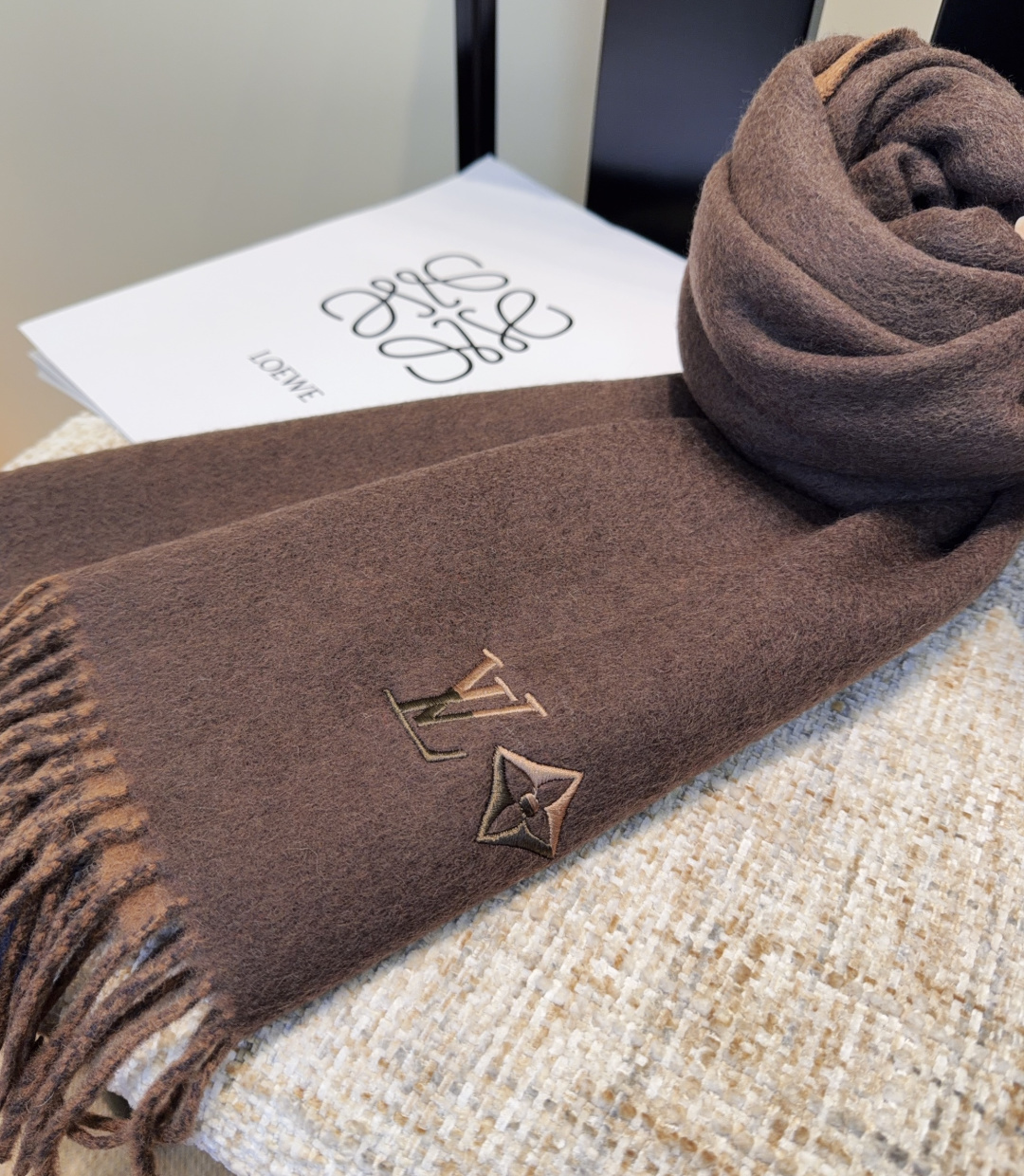 Lv围巾❗️好看的要疯掉了，太有型太有魅力了❗️❗️非常斯文时尚的秋冬单品！真的很喜欢，非常Classi