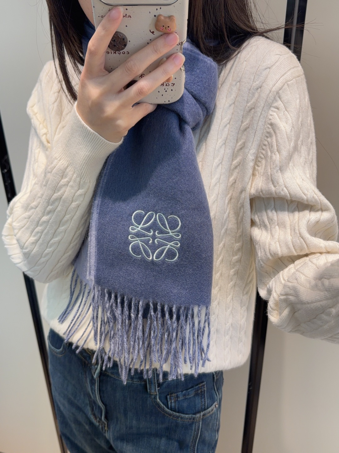 【▪Loewe · 罗意威难得一见的温柔配色，低调又不失优雅❗】重点推荐❗双面配色，一条围巾两种风格搭配