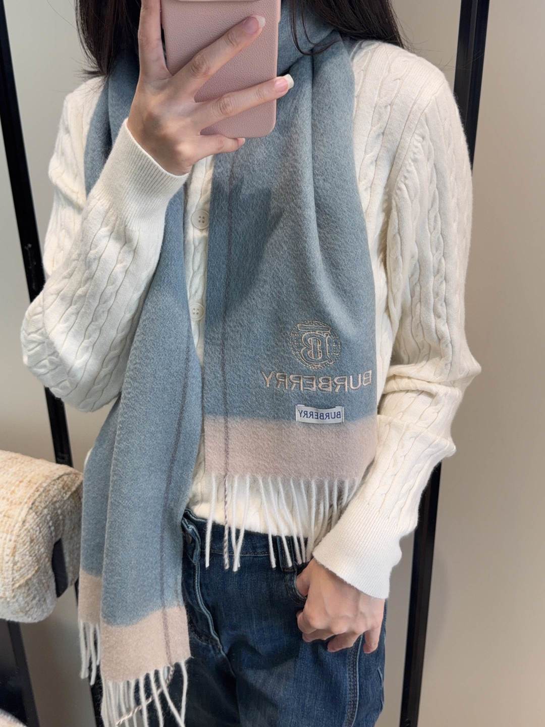 Burberry · 巴宝莉围巾❗️好看的要疯掉了，太有型太有魅力了❗️❗️非常斯文时尚的秋冬单品！真的