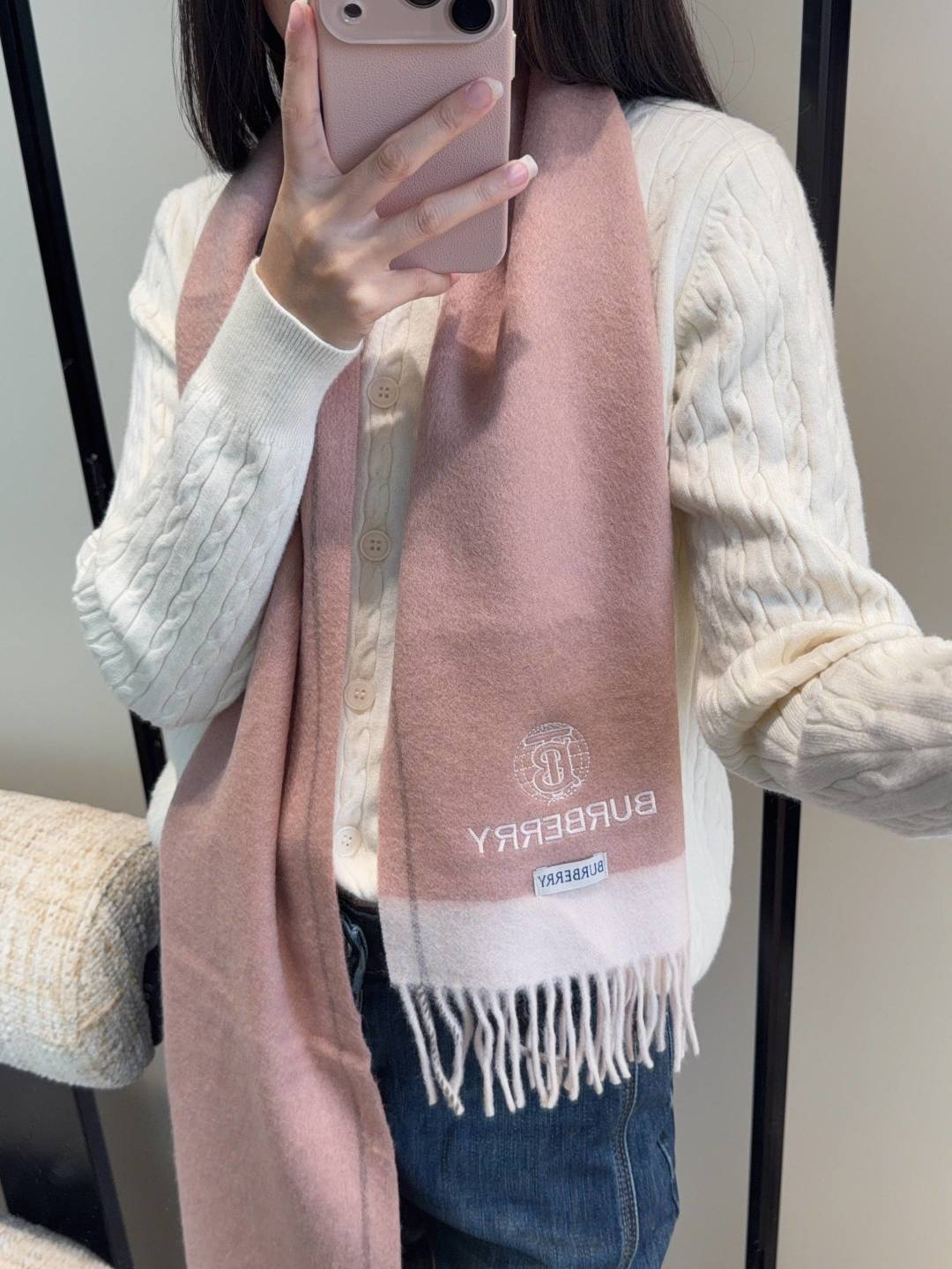 Burberry · 巴宝莉围巾❗️好看的要疯掉了，太有型太有魅力了❗️❗️非常斯文时尚的秋冬单品！真的