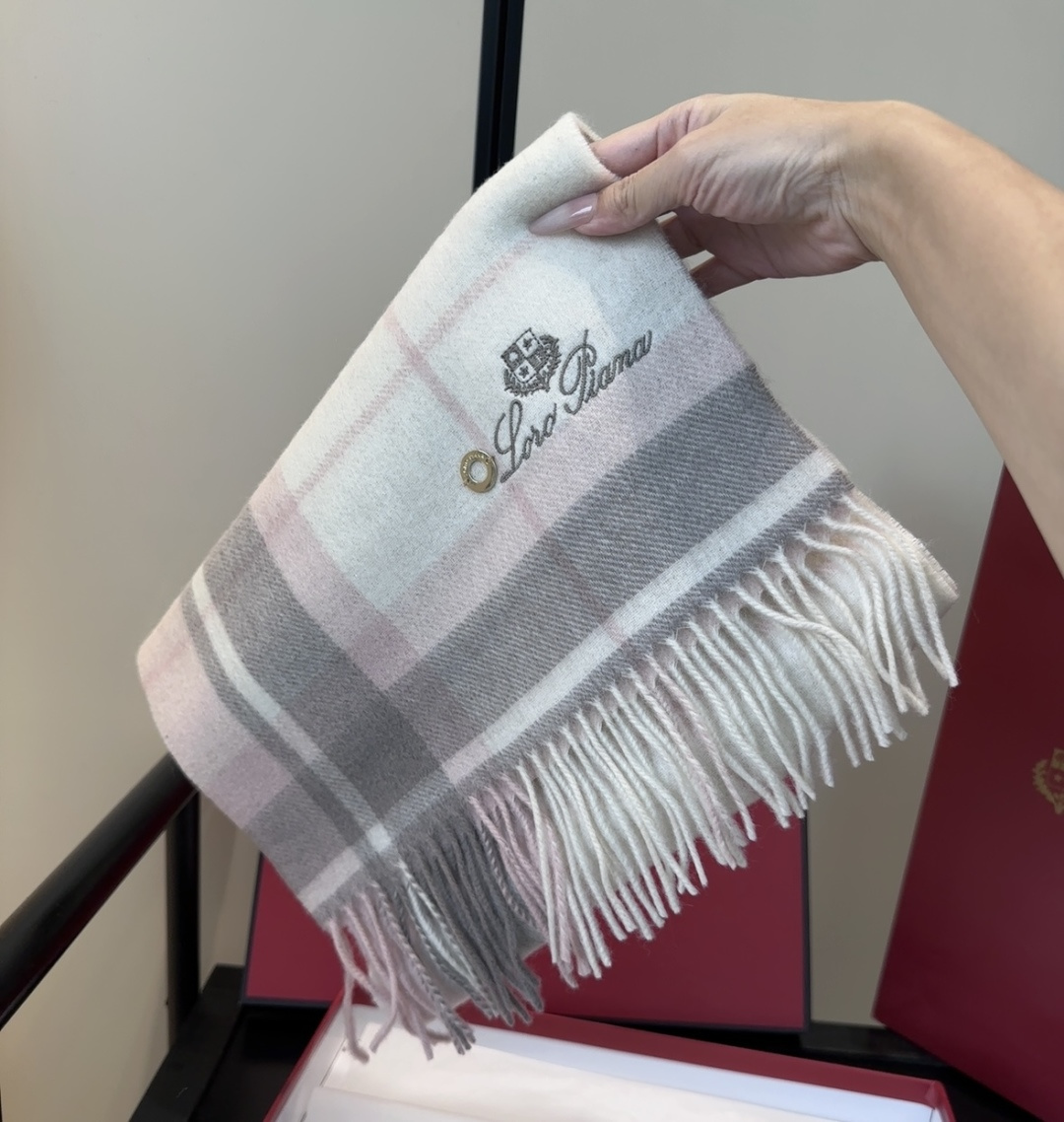 🆕Loro Piana · 【贸易公司尾单，极品山羊绒围巾披肩】送人自留都太高大上了😍重磅上新，爆款爆款
