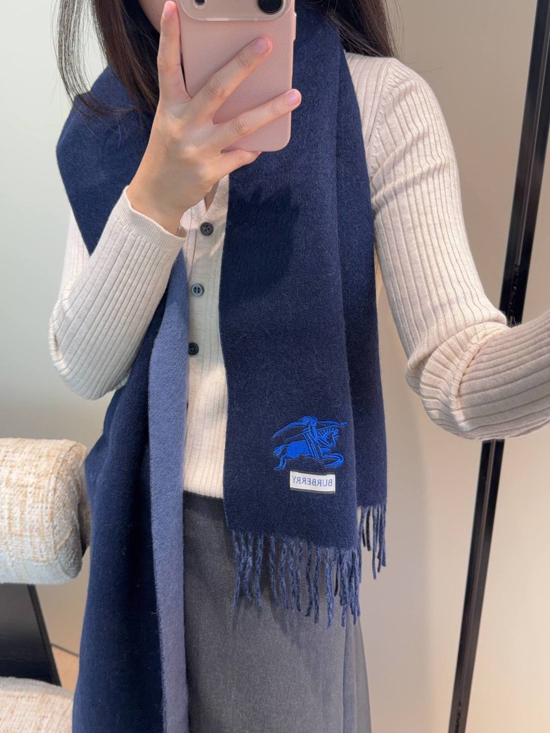 【▪️家属福利来了！！巴宝莉高端重磅男士围巾！】怒赞推荐，激动~！！下手绝对要快，同步专柜，最高端的男士