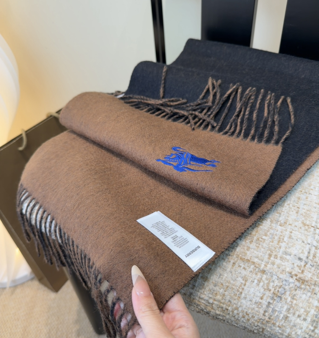 【▪️家属福利来了！！巴宝莉高端重磅男士围巾！】怒赞推荐，激动~！！下手绝对要快，同步专柜，最高端的男士