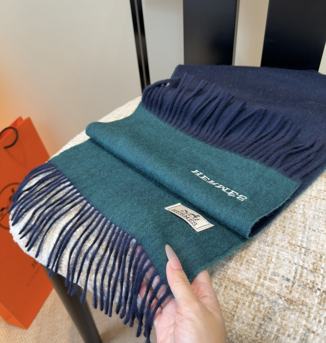 2025年Hermes · 爱马仕，难得一见的温柔配色，低调又不失优雅❗️】重点推荐❗️双边配色，一条围