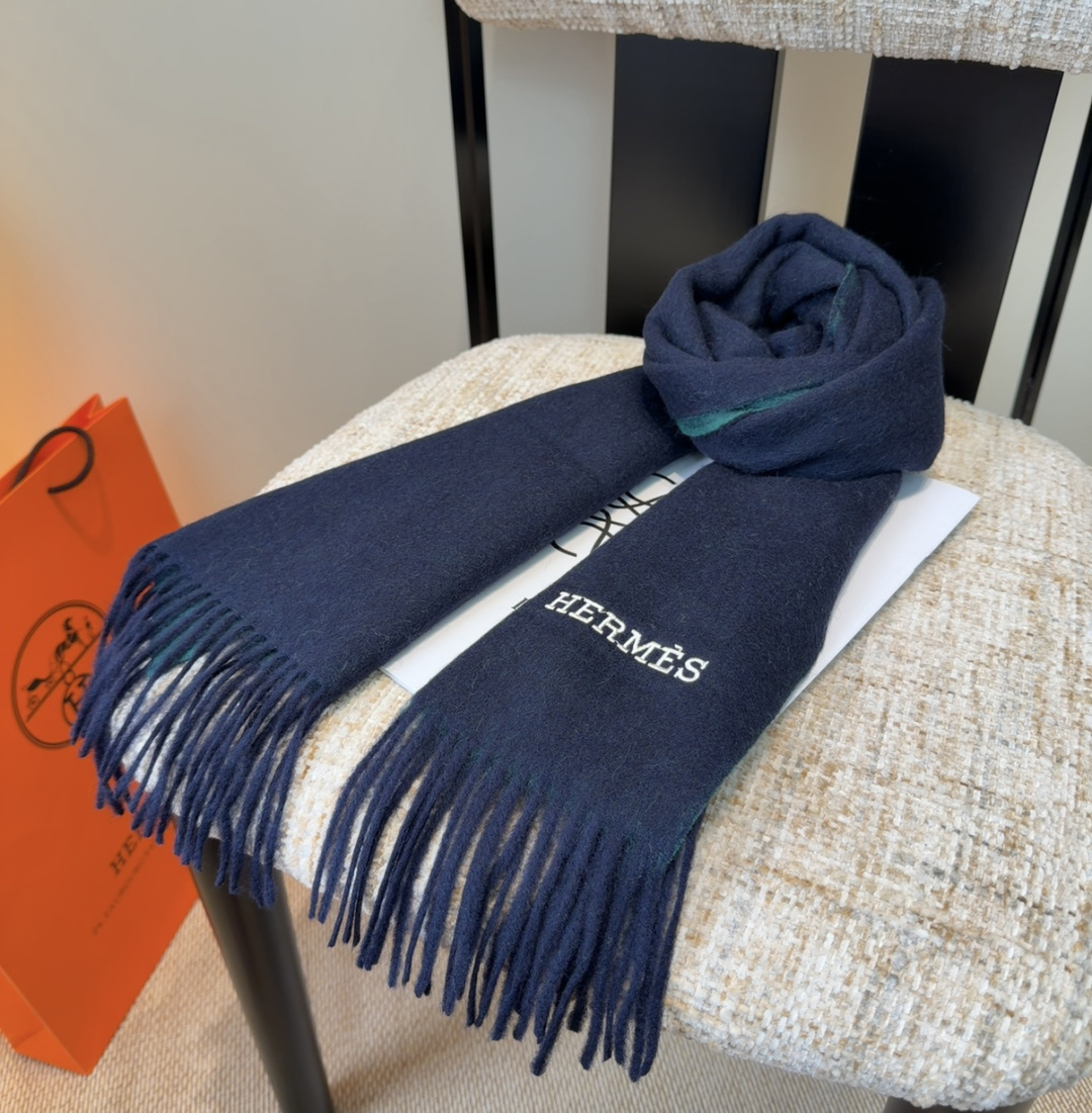 2025年Hermes · 爱马仕，难得一见的温柔配色，低调又不失优雅❗️】重点推荐❗️双边配色，一条围