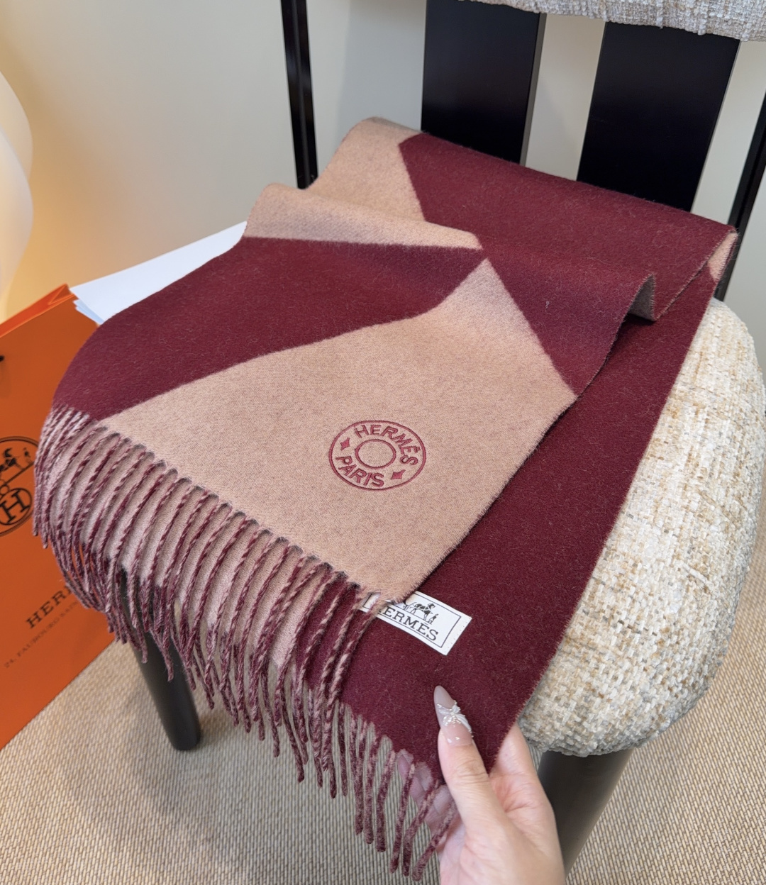 2025年Hermes · 爱马仕，难得一见的温柔配色，低调又不失优雅❗️】重点推荐❗️双边配色，一条围
