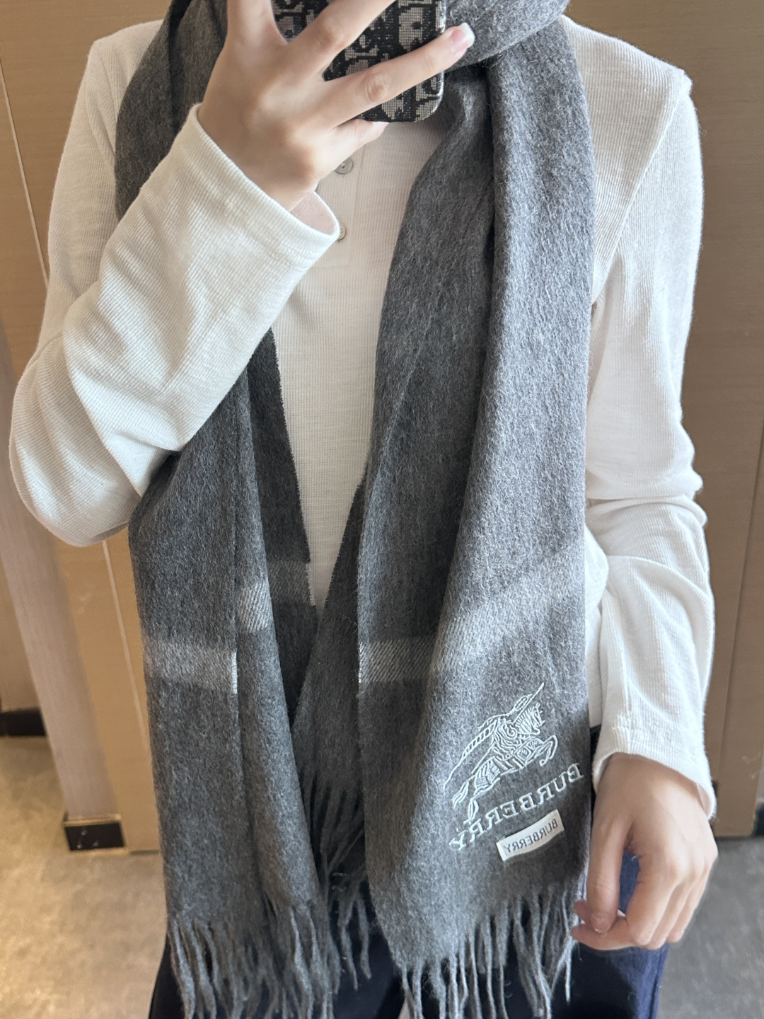 Burberry · 巴宝莉围巾❗️好看的要疯掉了，太有型太有魅力了❗️❗️非常斯文时尚的秋冬单品！真的