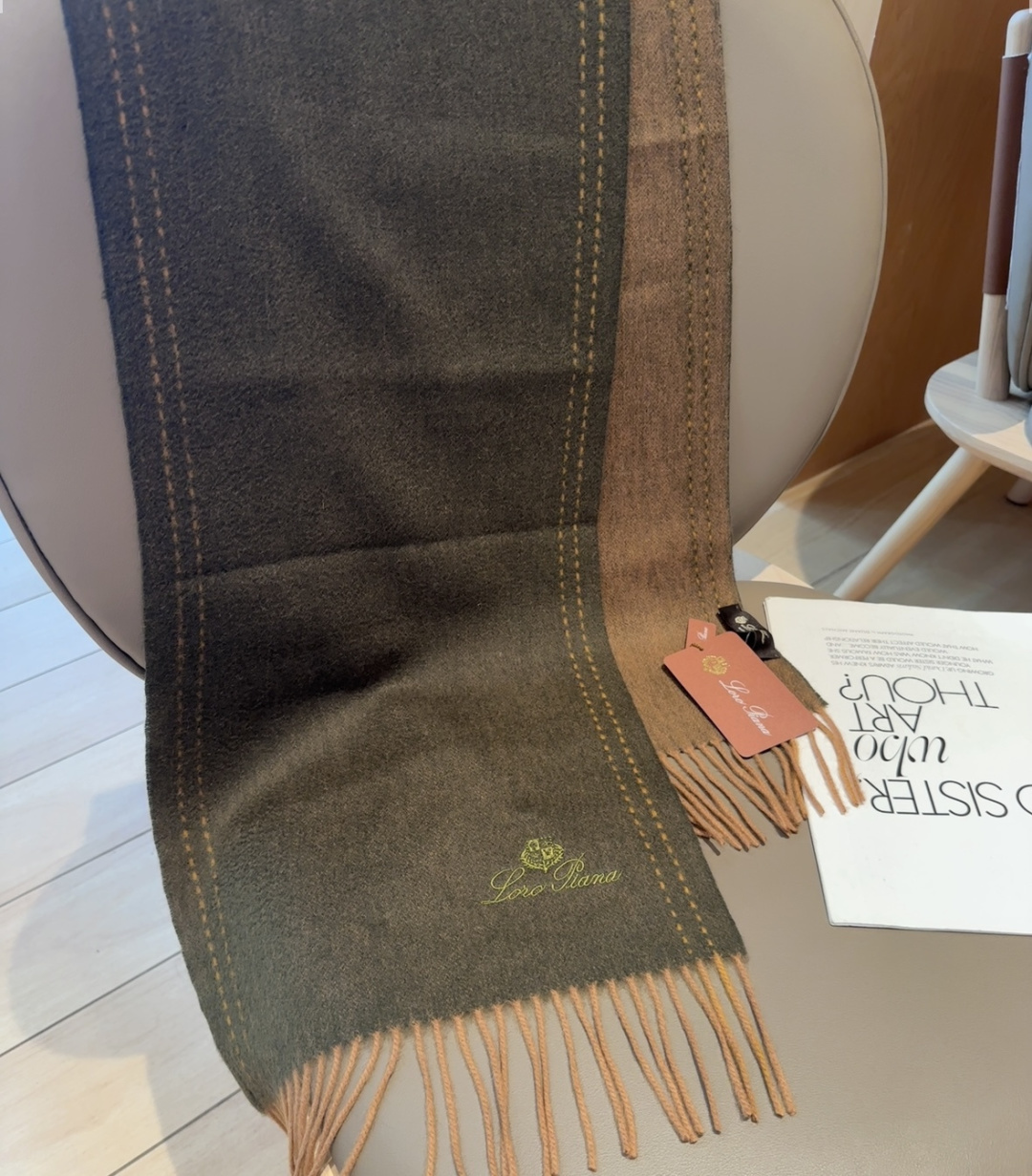 🆕Loro Piana · 【贸易公司尾单，极品山羊绒围巾披肩】送人自留都太高大上了😍重磅上新，爆款爆款