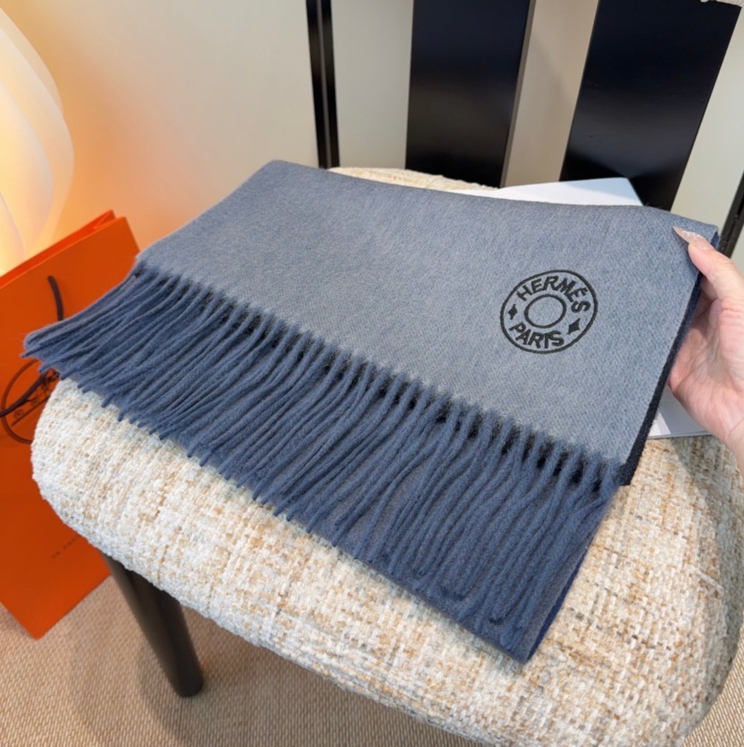 【▪️家属福利来了！！爱马仕高端重磅男士围巾！】怒赞推荐，激动~！！下手绝对要快，同步专柜，最高端的男士