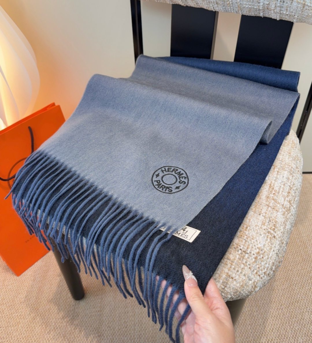 【▪️家属福利来了！！爱马仕高端重磅男士围巾！】怒赞推荐，激动~！！下手绝对要快，同步专柜，最高端的男士