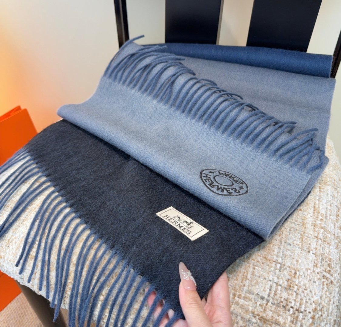 【▪️家属福利来了！！爱马仕高端重磅男士围巾！】怒赞推荐，激动~！！下手绝对要快，同步专柜，最高端的男士