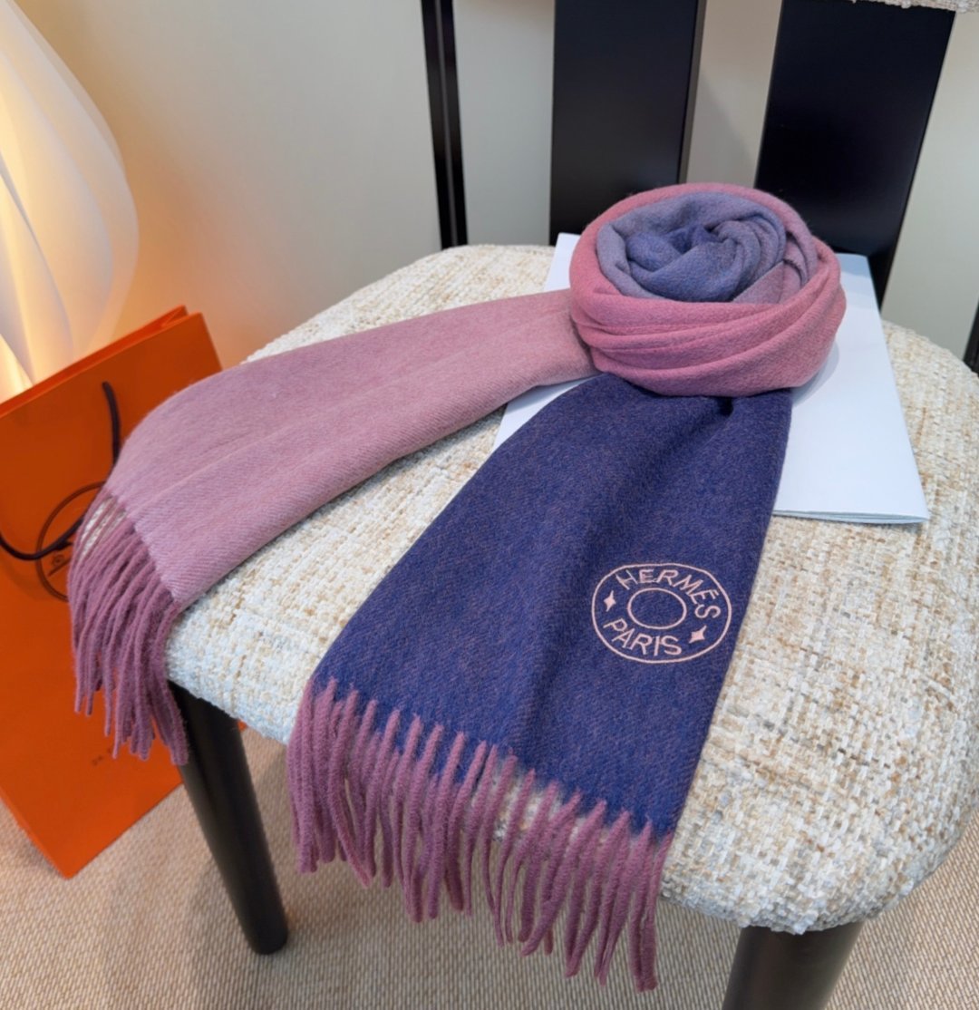 【▪️家属福利来了！！爱马仕高端重磅男士围巾！】怒赞推荐，激动~！！下手绝对要快，同步专柜，最高端的男士