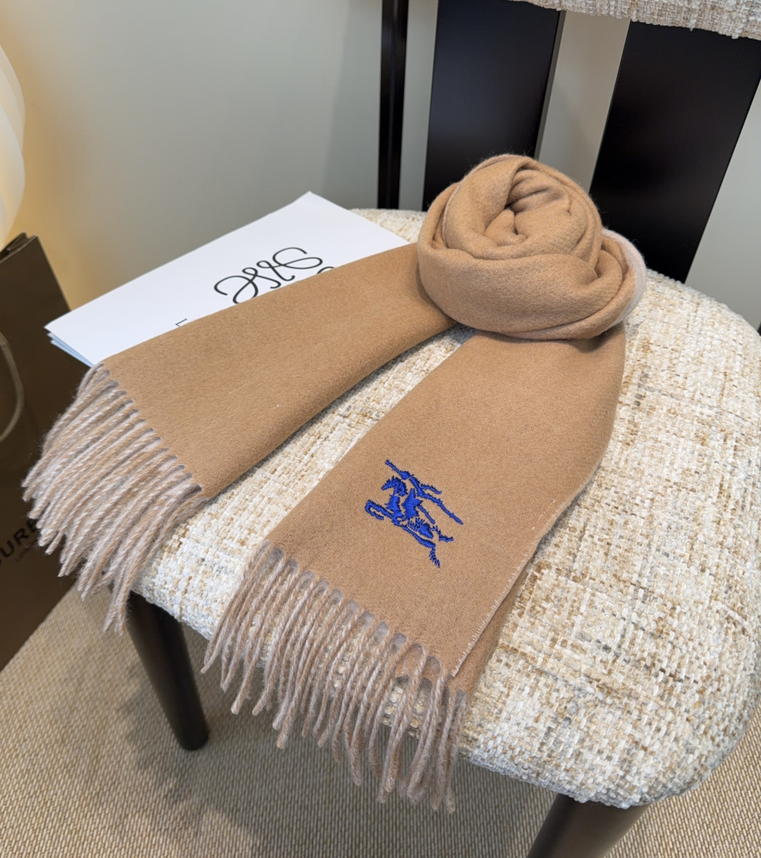 Burberry · 巴宝莉围巾❗️好看的要疯掉了，太有型太有魅力了❗️❗️非常斯文时尚的秋冬单品！真的