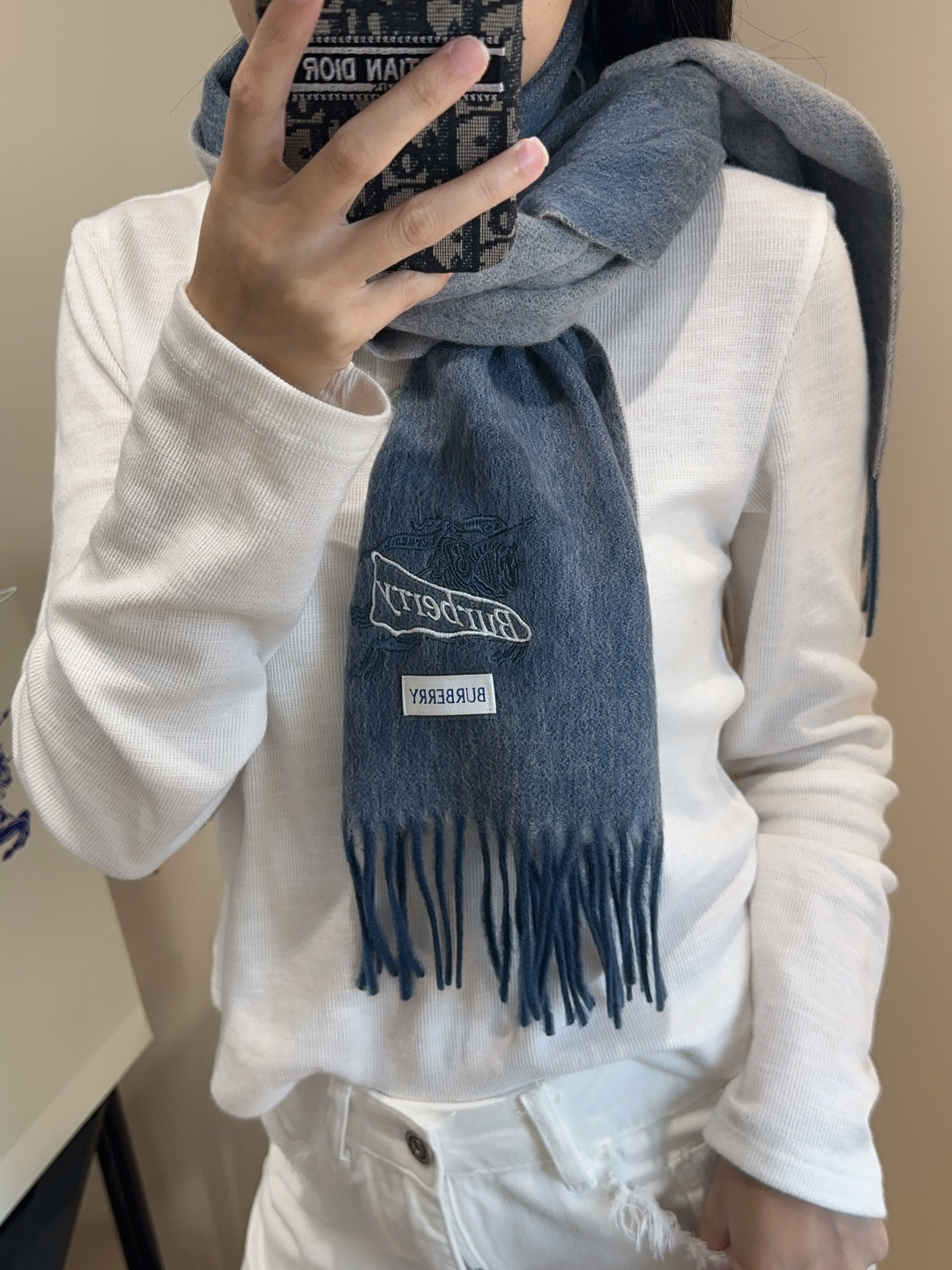 Burberry · 巴宝莉围巾❗️好看的要疯掉了，太有型太有魅力了❗️❗️非常斯文时尚的秋冬单品！真的