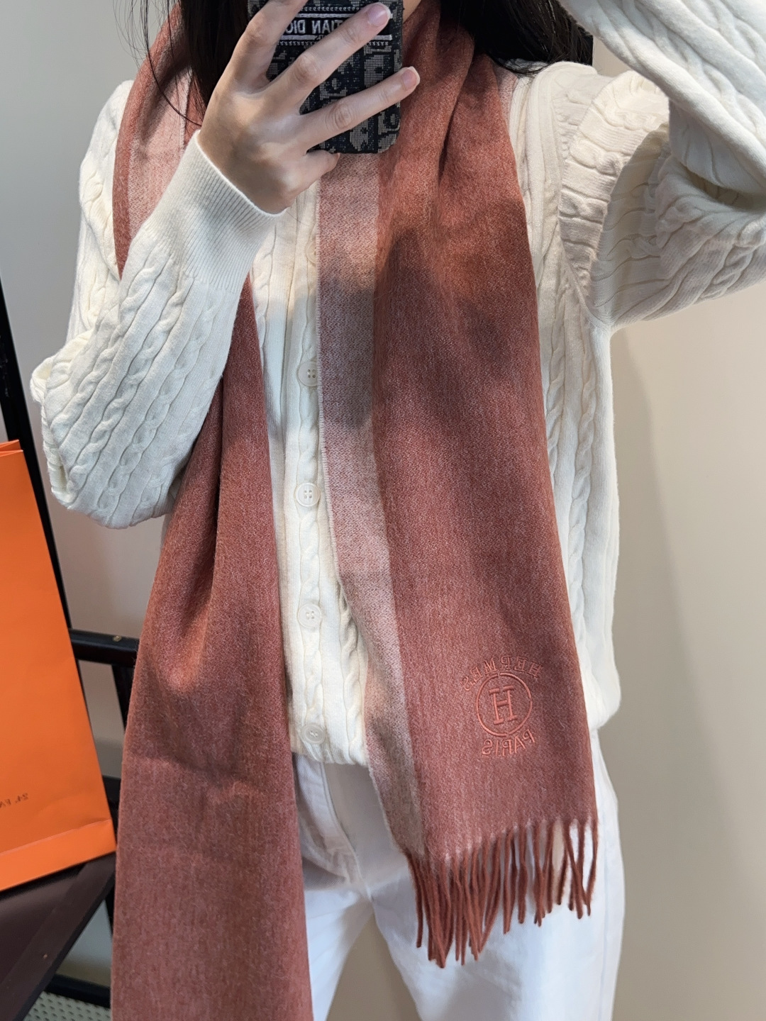 2025年Hermes · 爱马仕，难得一见的温柔配色，低调又不失优雅❗️】重点推荐❗️双边配色，一条围