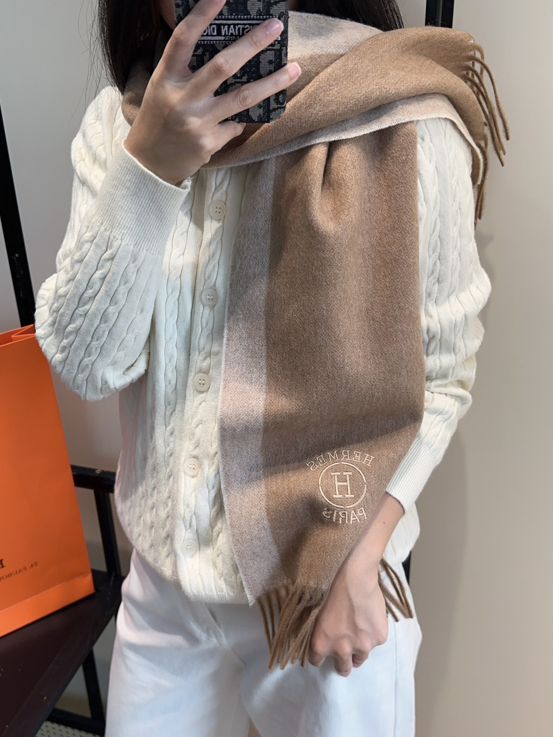 2025年Hermes · 爱马仕，难得一见的温柔配色，低调又不失优雅❗️】重点推荐❗️双边配色，一条围