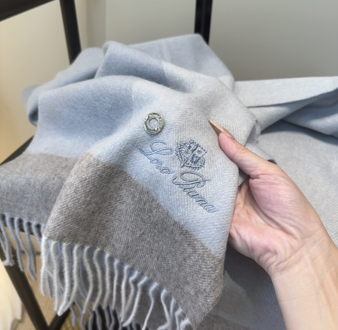🆕Loro Piana · 【贸易公司尾单，极品山羊绒围巾披肩】送人自留都太高大上了😍重磅上新，爆款爆款