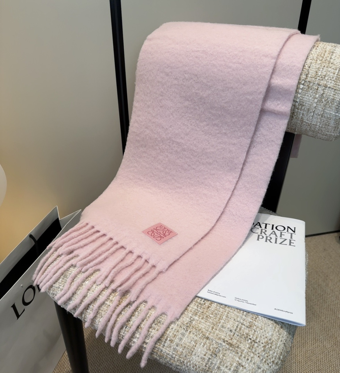 罗意威超美新款马海毛围巾！超级推荐入手！】质感好货！主打的马海毛围巾~据说超难买哦！！打了好多次版！终于