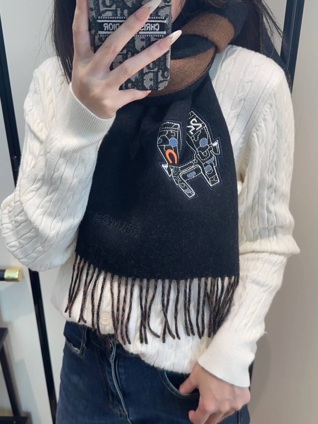 2025爱马仕官网同步，难得一见的温柔配色，低调又不失优雅❗️】重点推荐❗️双边配色，一条围巾两种风格搭