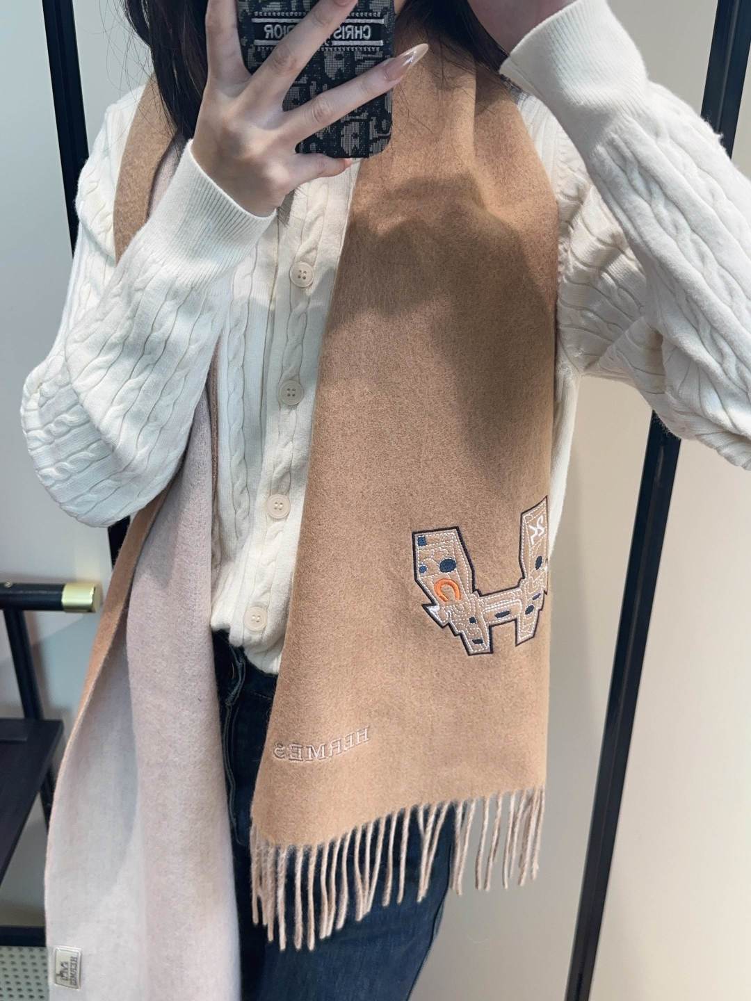 2025爱马仕官网同步，难得一见的温柔配色，低调又不失优雅❗️】重点推荐❗️双边配色，一条围巾两种风格搭