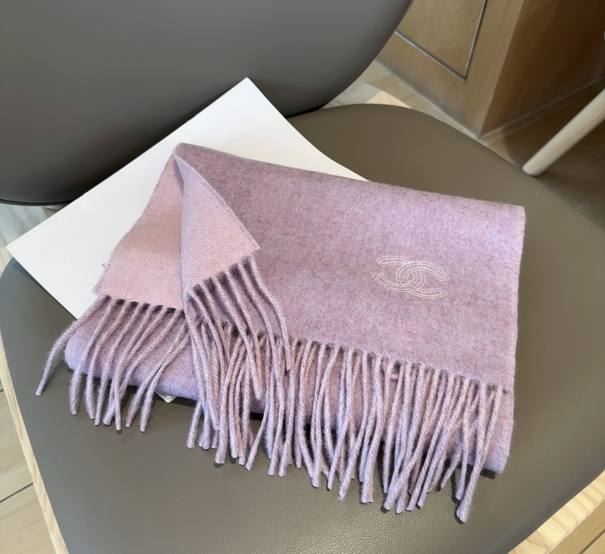 【▪Chanel · 香奈儿难得一见的温柔配色，超级迷恋❗️气质低调恬静又不失优雅❗️】重点推荐❗️高级