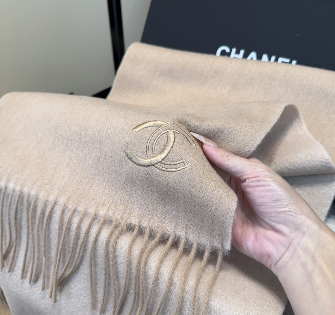 【▪Chanel · 香奈儿难得一见的温柔配色，超级迷恋❗️气质低调恬静又不失优雅❗️】重点推荐❗️高级