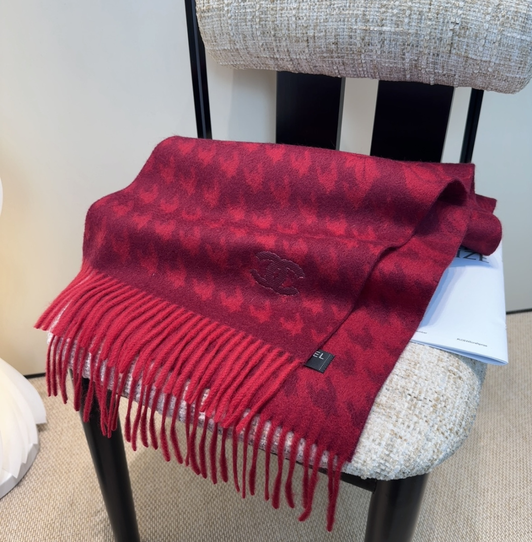 【▪香奈儿· 难得一见的温柔配色，超级迷恋❗️气质低调恬静又不失优雅❗️】重点推荐❗️高级舒适时髦气质，