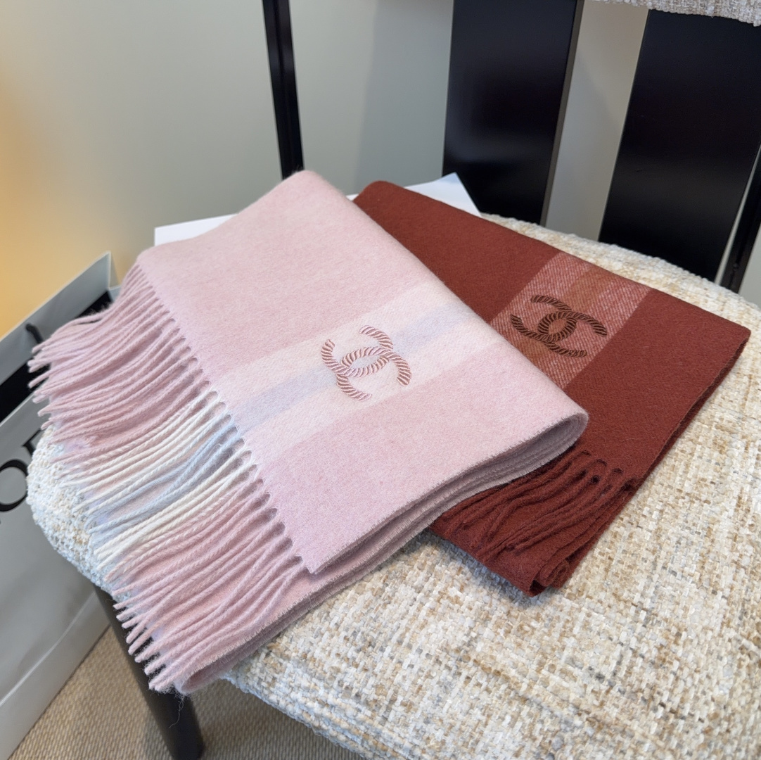 【▪Chanel · 香奈儿难得一见的温柔配色，超级迷恋❗️气质低调恬静又不失优雅❗️】重点推荐❗️高级