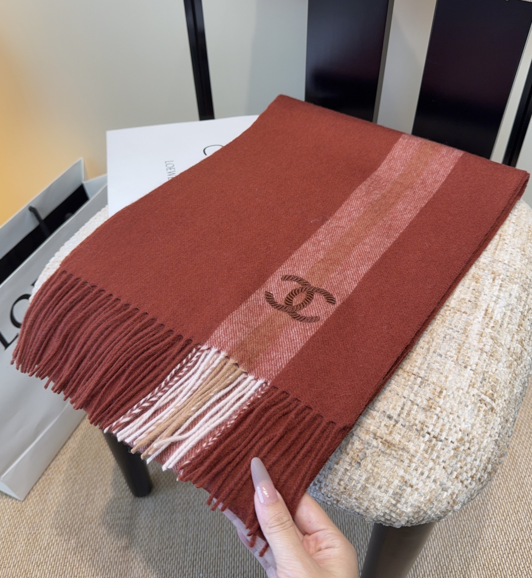 【▪Chanel · 香奈儿难得一见的温柔配色，超级迷恋❗️气质低调恬静又不失优雅❗️】重点推荐❗️高级