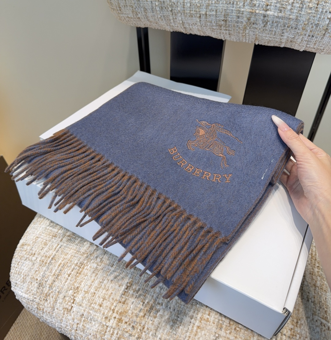 【▪️家属福利来了！！巴宝莉高端重磅男士围巾！】怒赞推荐，激动~！！下手绝对要快，同步专柜，最高端的男士