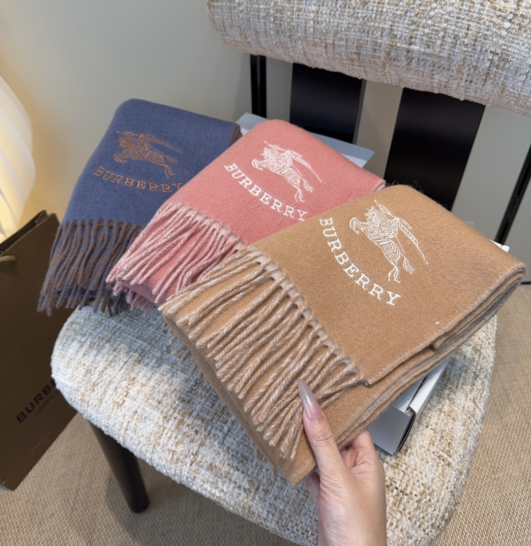 【▪️家属福利来了！！巴宝莉高端重磅男士围巾！】怒赞推荐，激动~！！下手绝对要快，同步专柜，最高端的男士