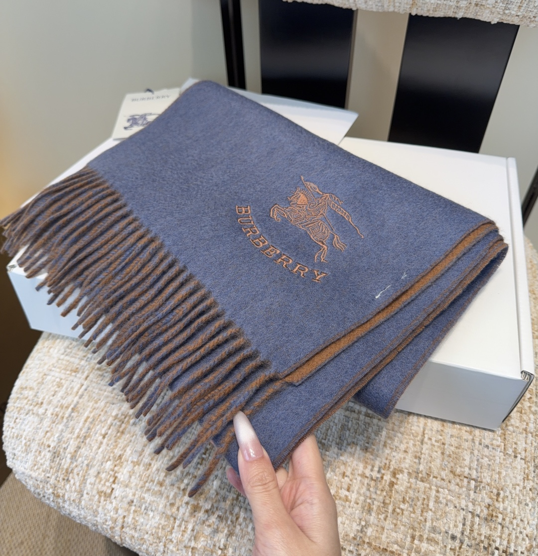 【▪️家属福利来了！！巴宝莉高端重磅男士围巾！】怒赞推荐，激动~！！下手绝对要快，同步专柜，最高端的男士