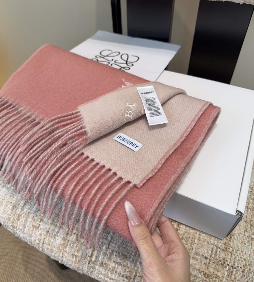 【▪️家属福利来了！！巴宝莉高端重磅男士围巾！】怒赞推荐，激动~！！下手绝对要快，同步专柜，最高端的男士