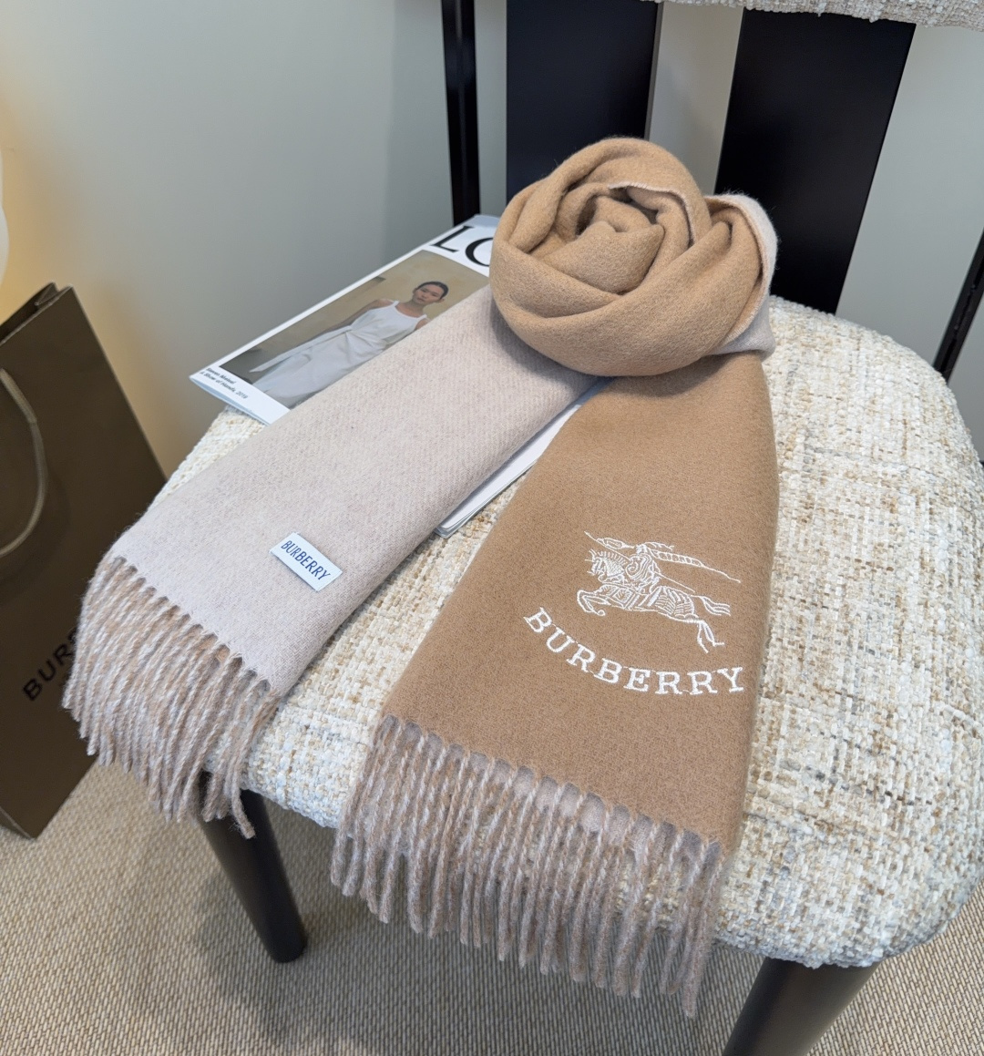 【▪️家属福利来了！！巴宝莉高端重磅男士围巾！】怒赞推荐，激动~！！下手绝对要快，同步专柜，最高端的男士