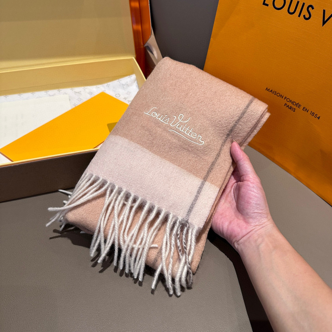 【▪️家属福利来了！！Lv 高端重磅围巾！】怒赞推荐，激动~！！下手绝对要快，同工艺难度大，超级无敌软糯