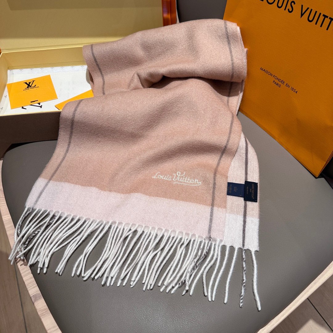 【▪️家属福利来了！！Lv 高端重磅围巾！】怒赞推荐，激动~！！下手绝对要快，同工艺难度大，超级无敌软糯