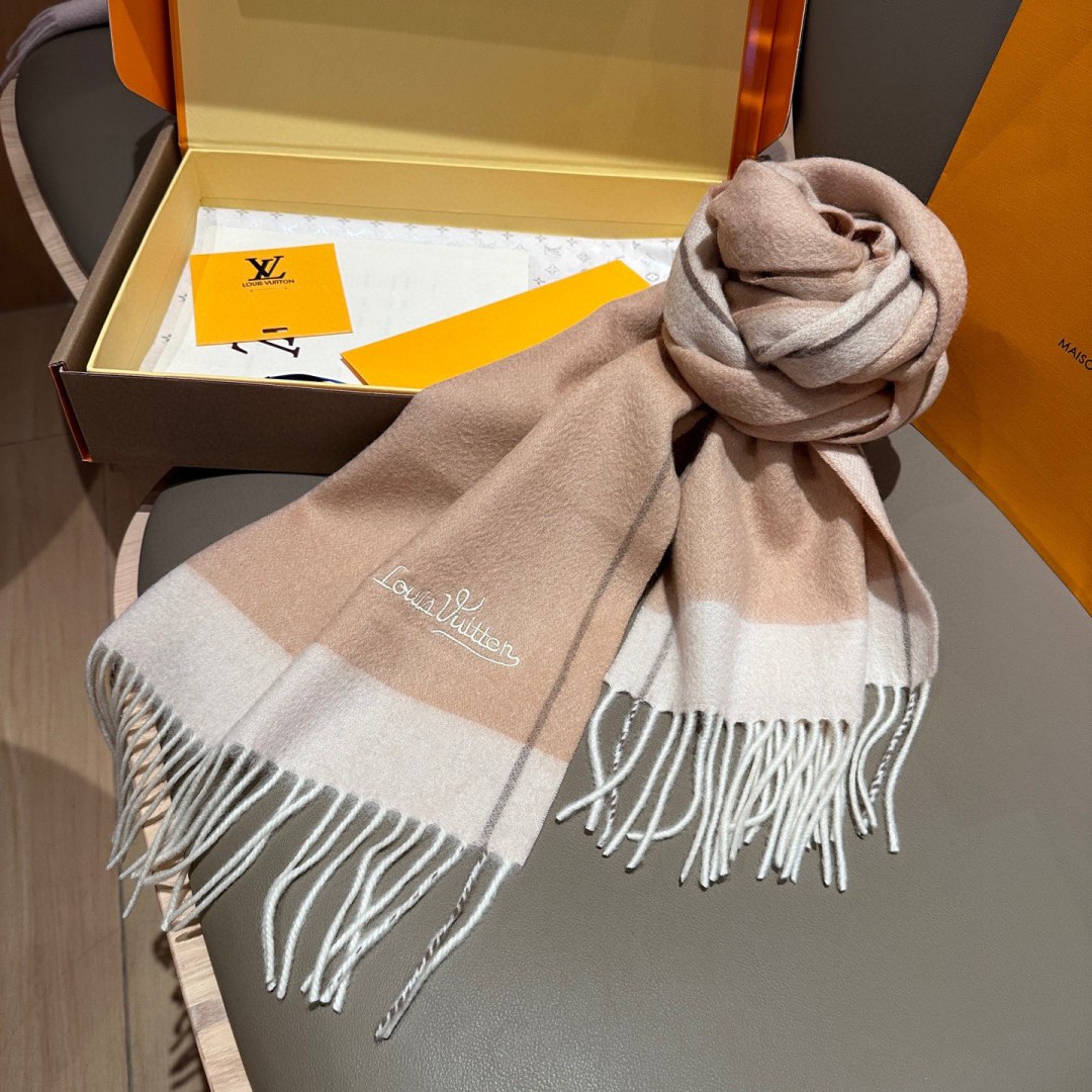 【▪️家属福利来了！！Lv 高端重磅围巾！】怒赞推荐，激动~！！下手绝对要快，同工艺难度大，超级无敌软糯