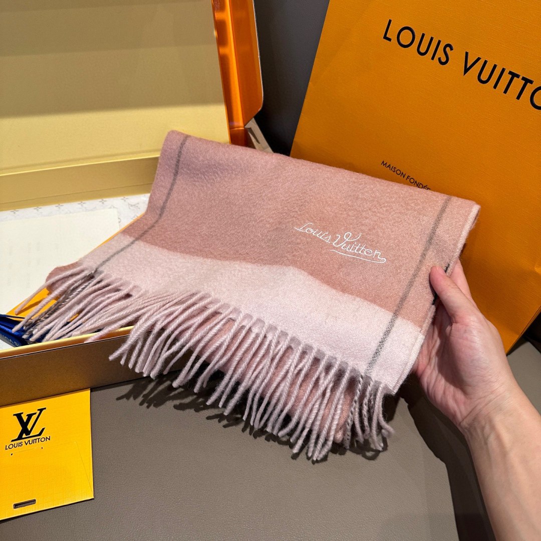 【▪️家属福利来了！！Lv 高端重磅围巾！】怒赞推荐，激动~！！下手绝对要快，同工艺难度大，超级无敌软糯