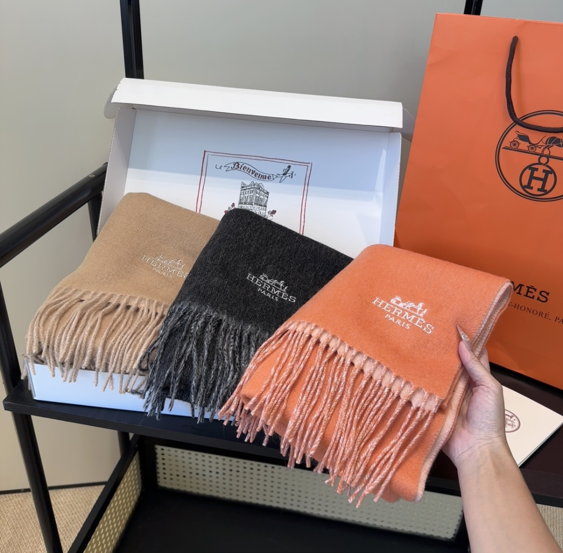 【▪️家属福利来了！！爱马仕高端重磅男士围巾！】怒赞推荐，激动~！！下手绝对要快，同步专柜，最高端的男士