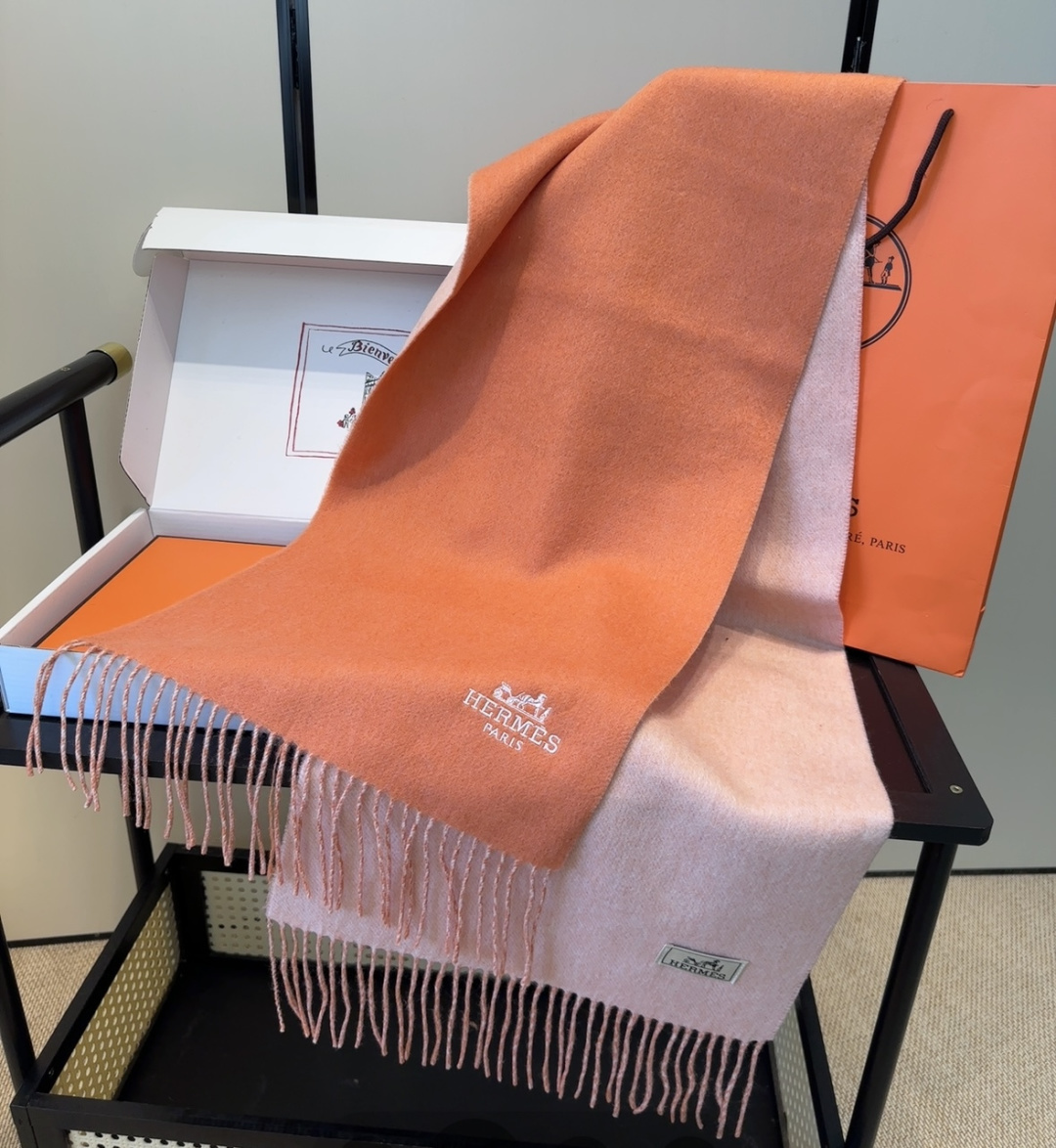【▪️家属福利来了！！爱马仕高端重磅男士围巾！】怒赞推荐，激动~！！下手绝对要快，同步专柜，最高端的男士