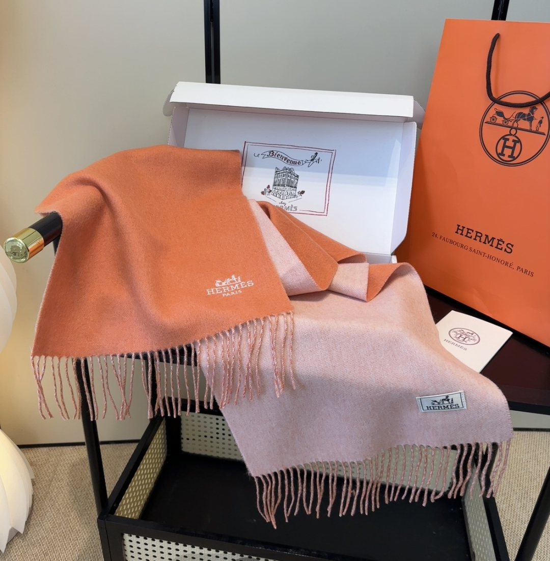 【▪️家属福利来了！！爱马仕高端重磅男士围巾！】怒赞推荐，激动~！！下手绝对要快，同步专柜，最高端的男士