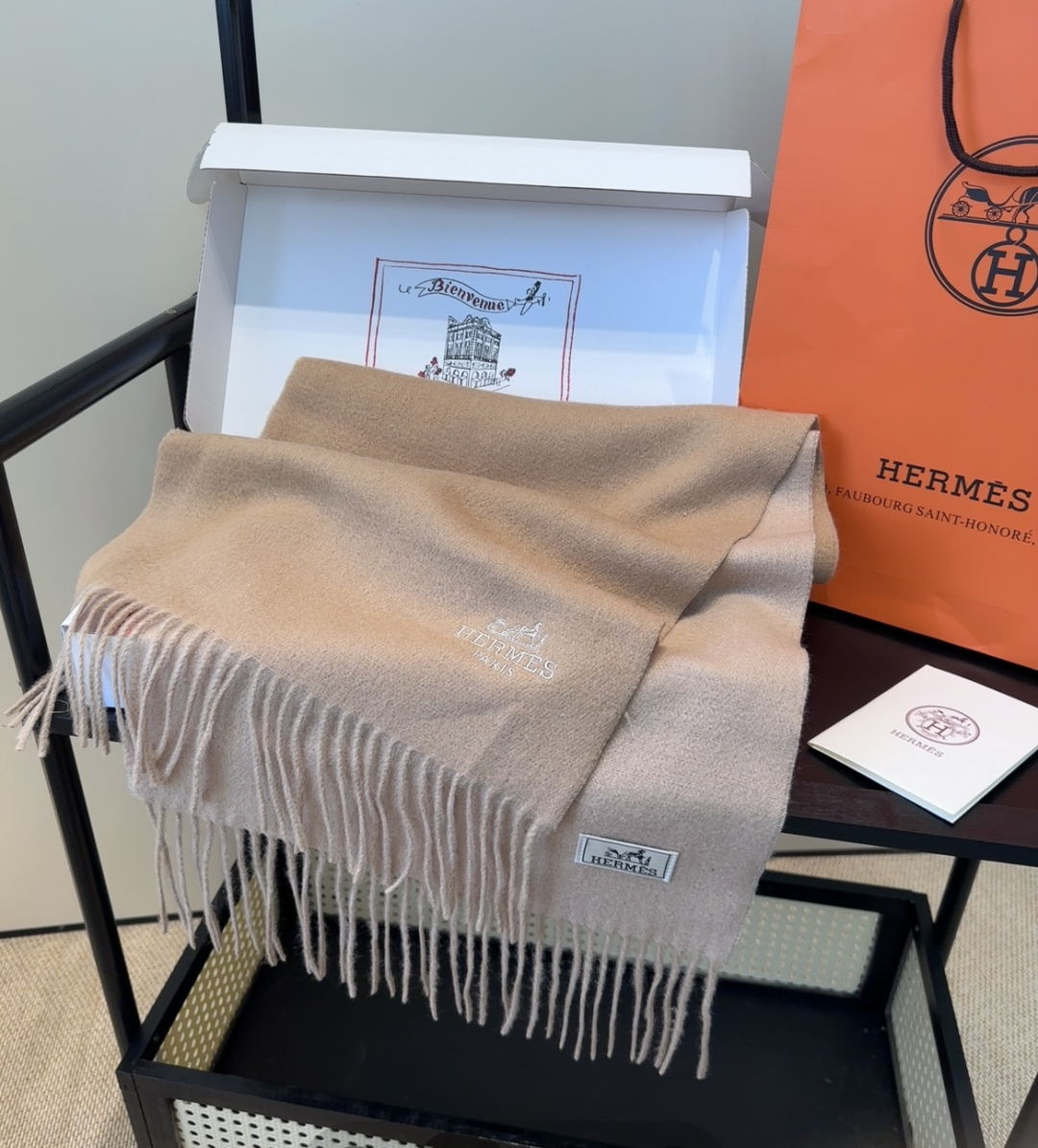 【▪️家属福利来了！！爱马仕高端重磅男士围巾！】怒赞推荐，激动~！！下手绝对要快，同步专柜，最高端的男士