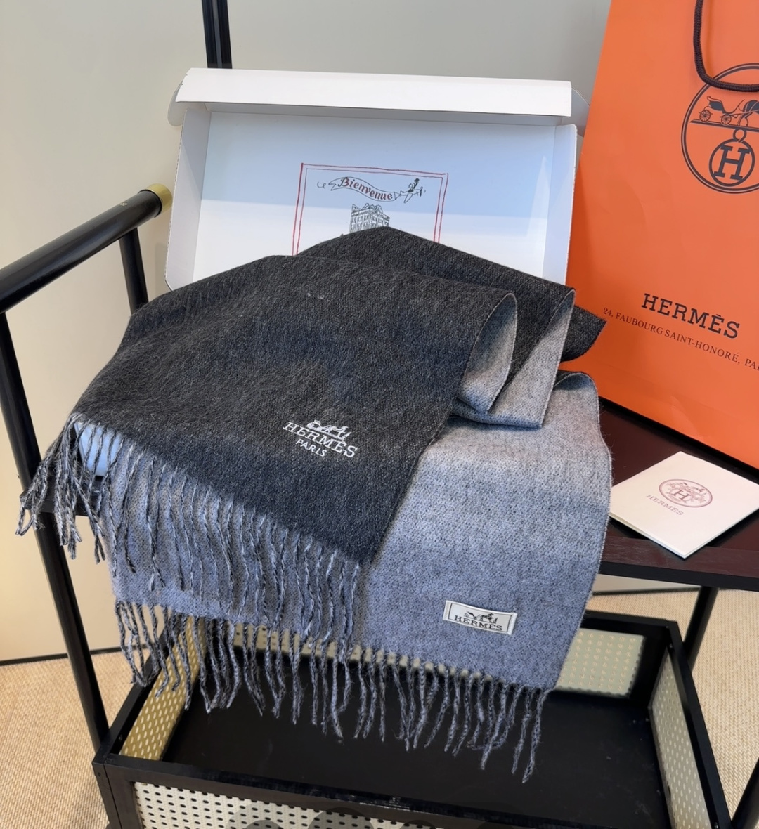 【▪️家属福利来了！！爱马仕高端重磅男士围巾！】怒赞推荐，激动~！！下手绝对要快，同步专柜，最高端的男士